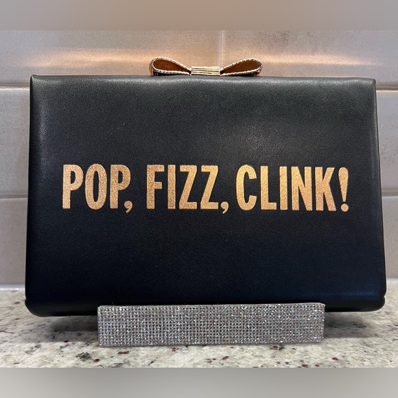 kate spade Handbags - Kate Spade New York Clutch